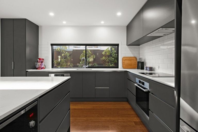 Photo of property in 19 Hospital Terrace, Hospital Hill, Napier, 4110