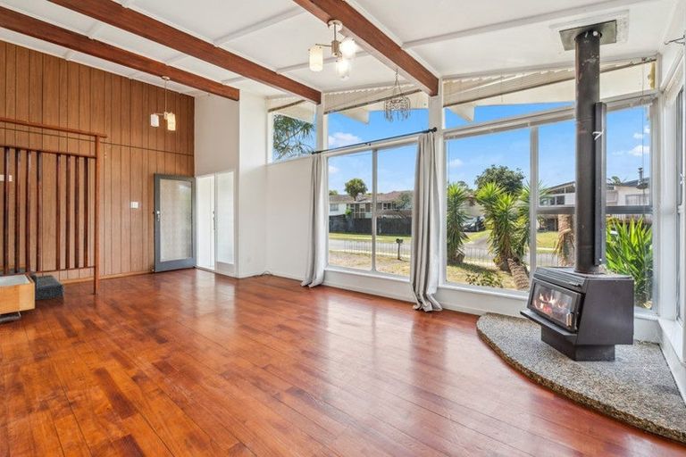 Photo of property in 35 Fairlight Place, Manurewa, Auckland, 2102