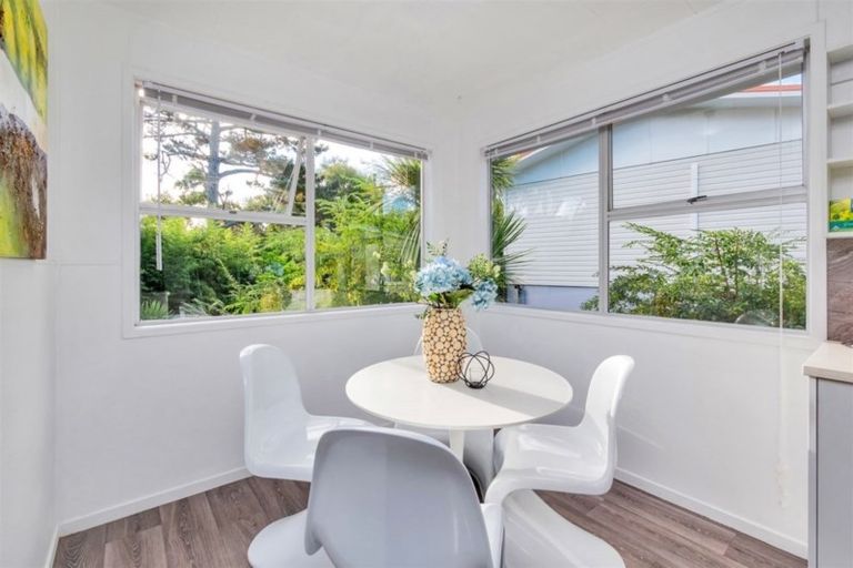 Photo of property in 28 Mawney Road, Henderson, Auckland, 0610