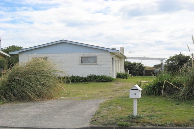 Photo of property in 49 Manga-pirau Street, Waikawa Beach, Manakau, 5573