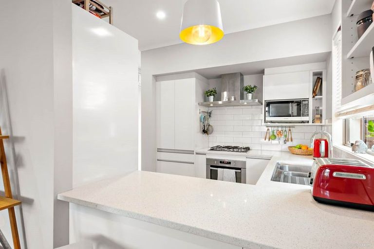 Photo of property in 22 Teal Way, Hobsonville, Auckland, 0616