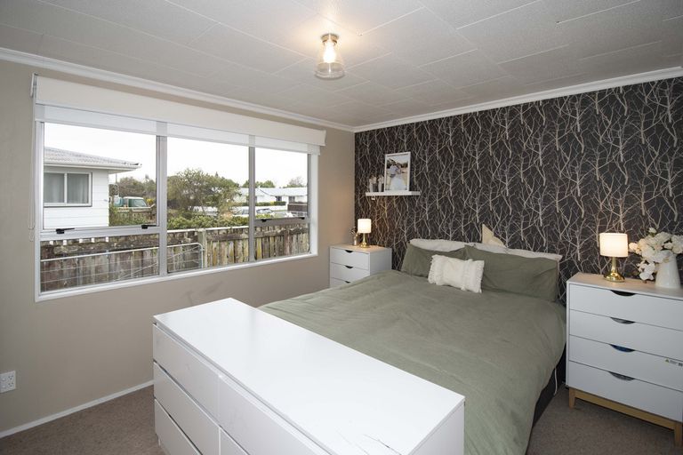 Photo of property in 22 Kupe Drive, Carterton, 5713