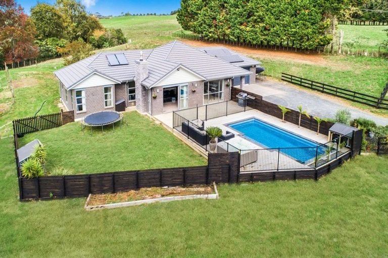 Photo of property in 317 Glenbrook Road, Kingseat, Pukekohe, 2679