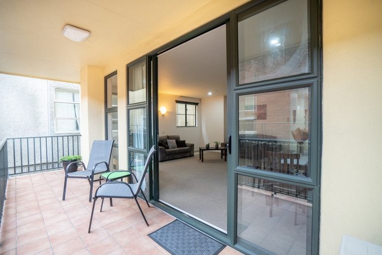 Photo of property in Maddison Apartments, 1/6f Queen Street, Palmerston North, 4410