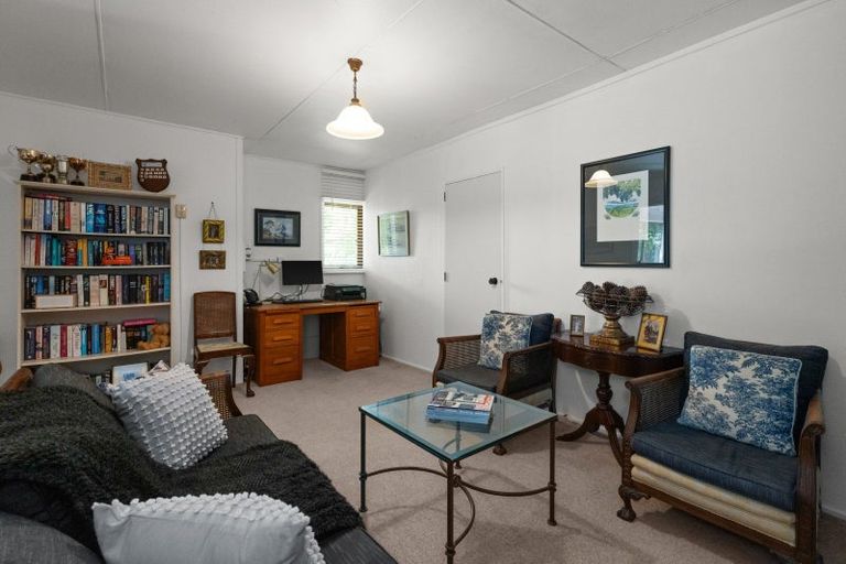 Photo of property in 12 Muritai Crescent, Havelock North, 4130