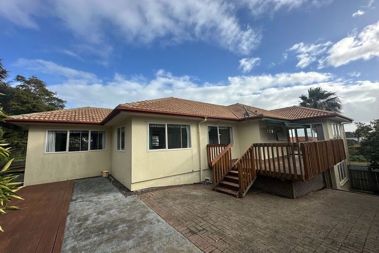 Photo of property in 26 Delmont Close, East Tamaki Heights, Auckland, 2016