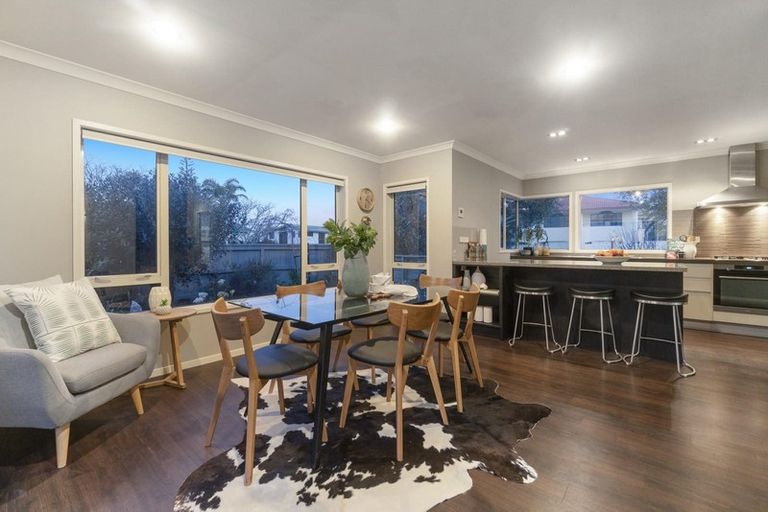 Photo of property in 17 Spinnaker Drive, Te Atatu Peninsula, Auckland, 0610