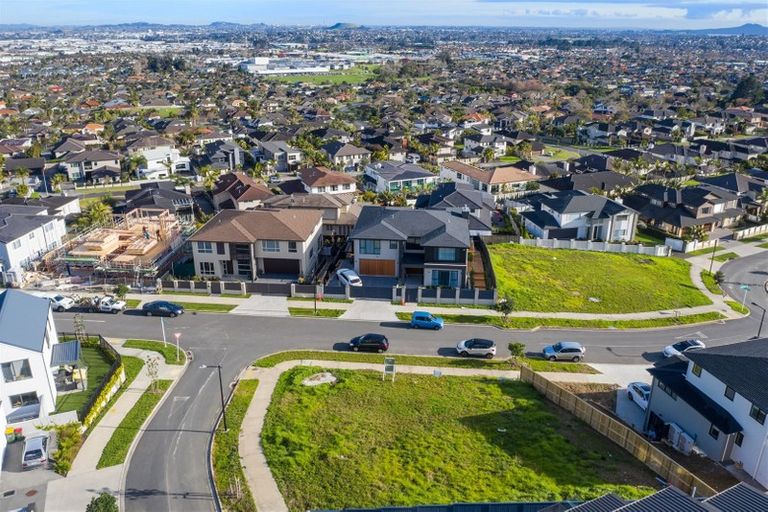Photo of property in 55 Armstrong Farm Drive, East Tamaki Heights, Auckland, 2016