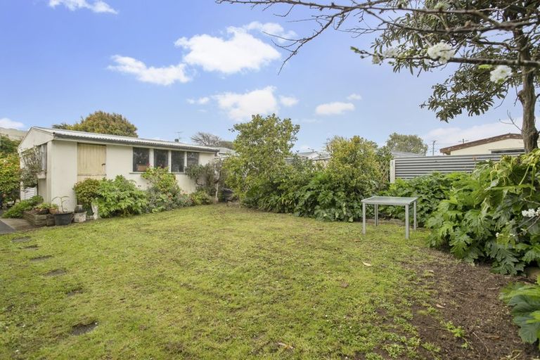 Photo of property in 1/6 Titoki Avenue, Mangere Bridge, Auckland, 2022