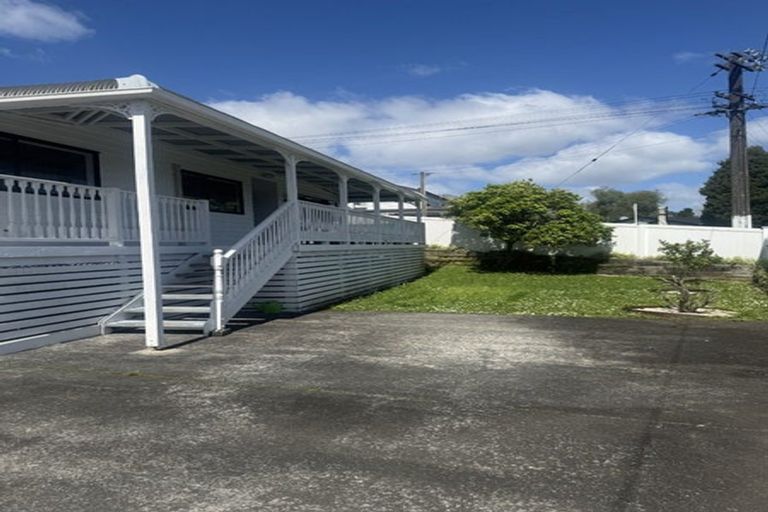 Photo of property in 68 Newington Road, Henderson, Auckland, 0612