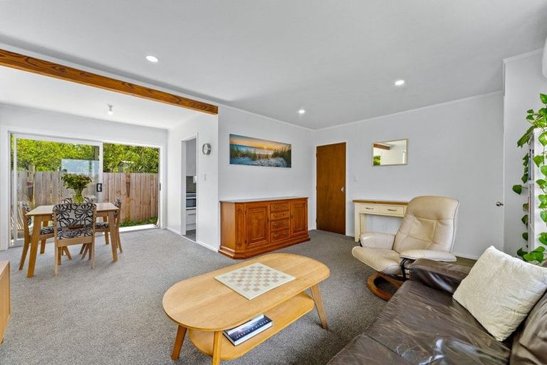Photo of property in 1/56 Sunnynook Road, Sunnynook, Auckland, 0620