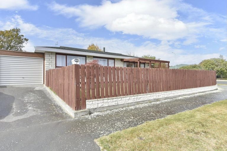 Photo of property in 1/2 James Condon Place, Redwood, Christchurch, 8051