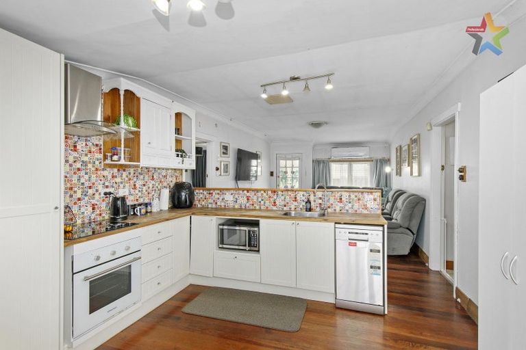 Photo of property in 457 Stokes Valley Road, Stokes Valley, Lower Hutt, 5019