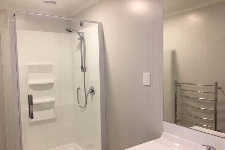 Photo of property in 5 Seafarer Crescent, Stanmore Bay, Whangaparaoa, 0932