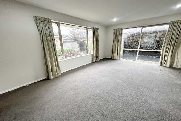 Photo of property in 42 Thackeray Place, Waltham, Christchurch, 8023