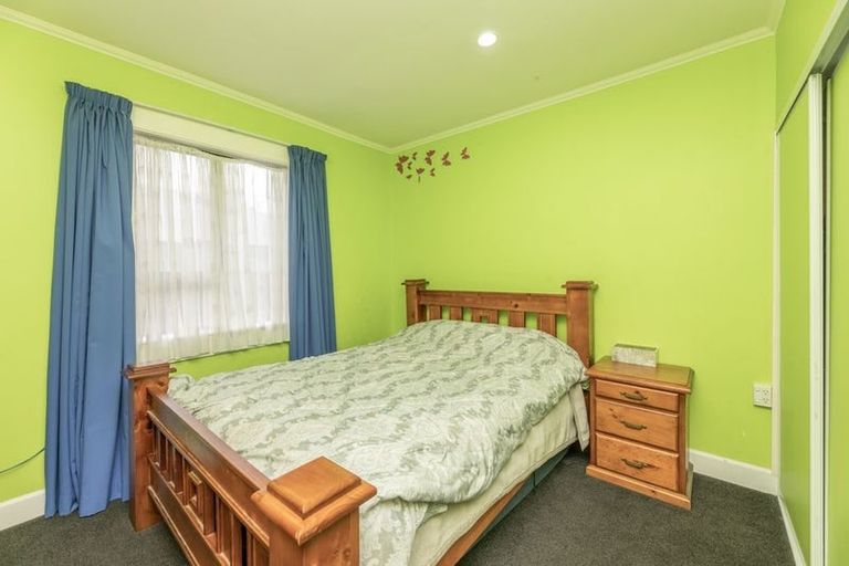 Photo of property in 2/65 Northcote Road, Northcote, Christchurch, 8052