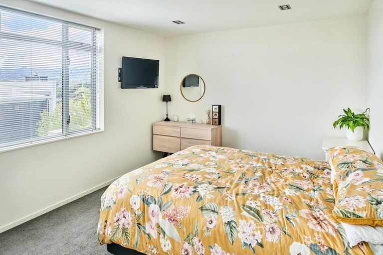 Photo of property in 35 Endeavour Drive, Whitby, Porirua, 5024