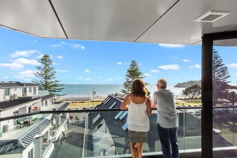 Photo of property in 2/6 Marine Parade, Mount Maunganui, 3116