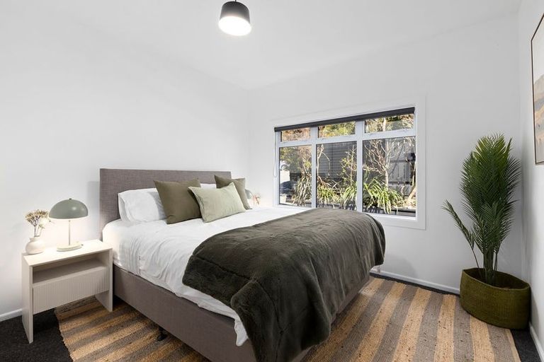 Photo of property in 277 Queens Drive, Lyall Bay, Wellington, 6022