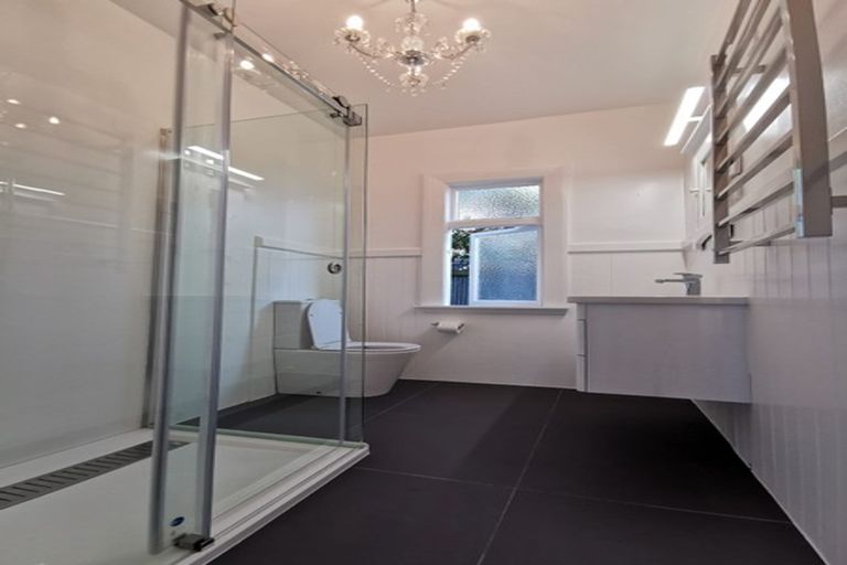 Photo of property in 77 Jeffreys Road, Fendalton, Christchurch, 8052