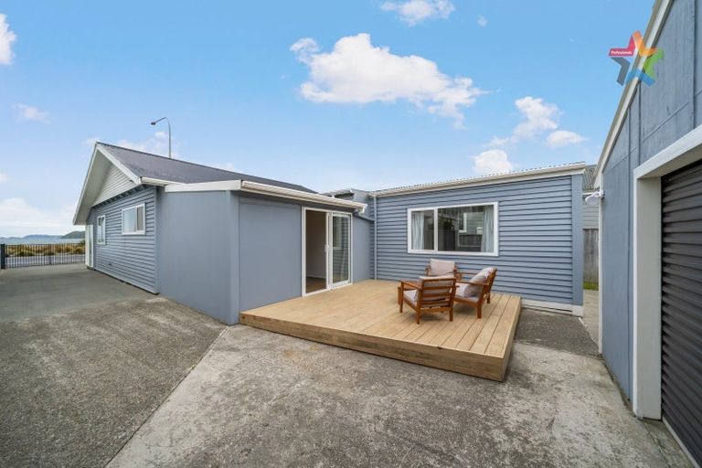 Photo of property in 221 The Esplanade, Petone, Lower Hutt, 5012