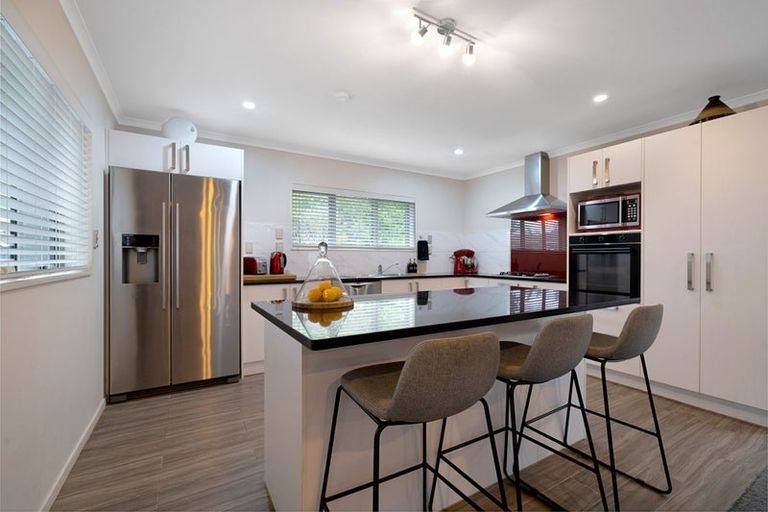 Photo of property in 28b Kirrie Avenue, Te Atatu South, Auckland, 0610