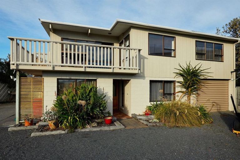 Photo of property in 28 Moa Road, South Bay, Kaikoura, 7300