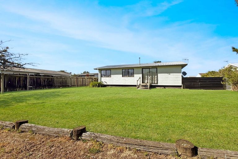 Photo of property in 20 Tiller Close, Kelvin Grove, Palmerston North, 4414