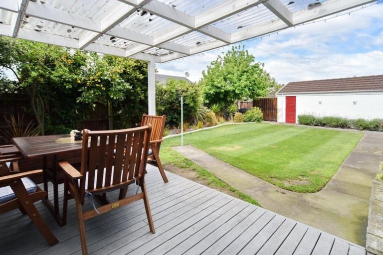 Photo of property in 3 Cowper Place, Avondale, Christchurch, 8061