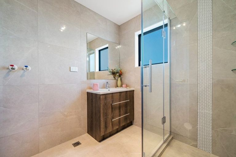 Photo of property in 8/5 Preston Avenue, Henderson, Auckland, 0610