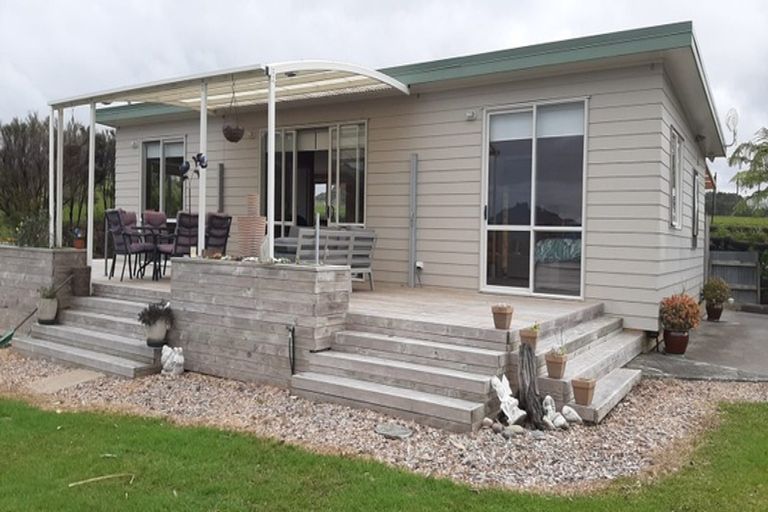 Photo of property in 220 Kerr Road, Parua Bay, Onerahi, 0192