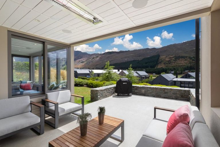 Photo of property in 5 Ogilvie Lane, Arrowtown, 9371