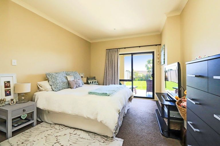 Photo of property in 2/39 Reeve Drive, Havelock North, 4130