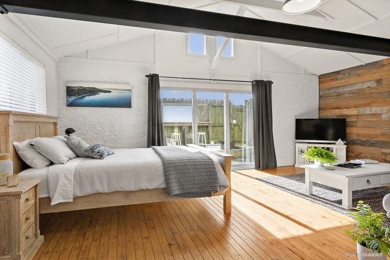 Photo of property in 1084 Makara Road, Makara Beach, Karori, 6972