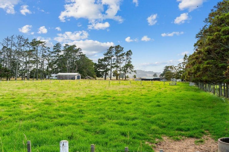 Photo of property in 1091 Pouto Road, Te Kopuru, 0391
