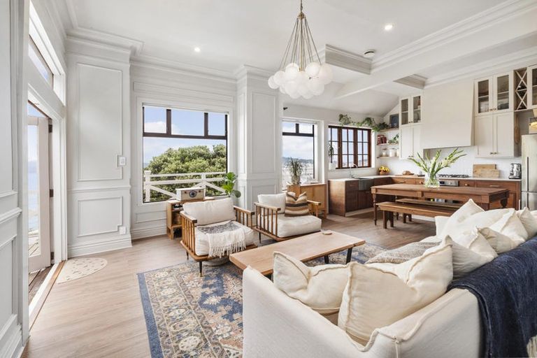 Photo of property in 31 Winchester Street, Kaiwharawhara, Wellington, 6035