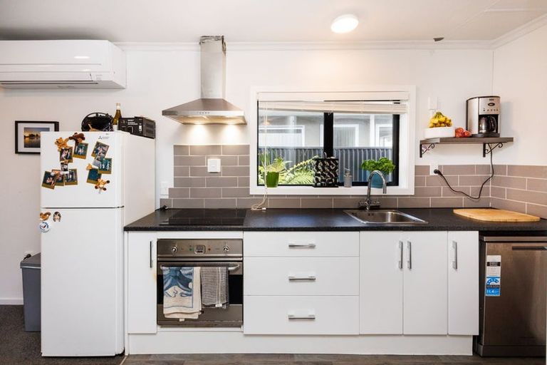 Photo of property in 11 Slacks Road, Awapuni, Palmerston North, 4412