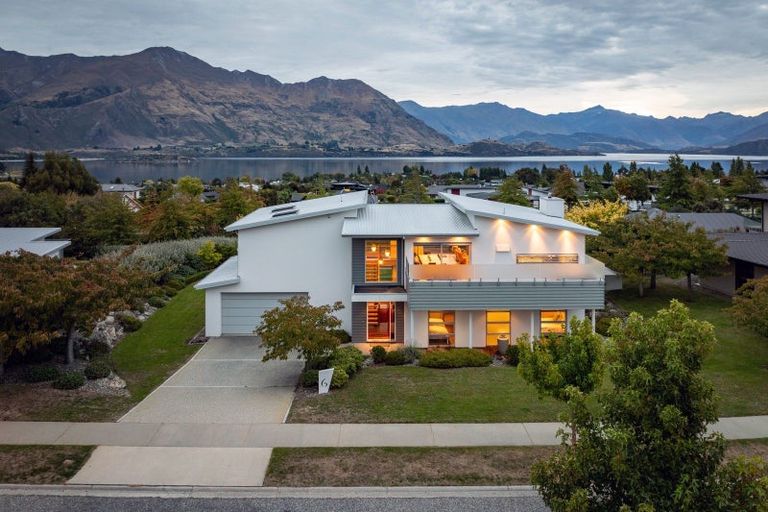 Photo of property in 6 Clearview Street, Wanaka, 9305