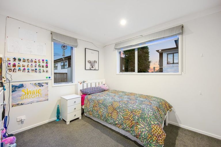 Photo of property in 3 Greenlink Rise, Long Bay, Auckland, 0630