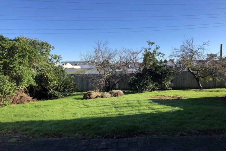 Photo of property in 2/35 Takanini Road, Takanini, 2112