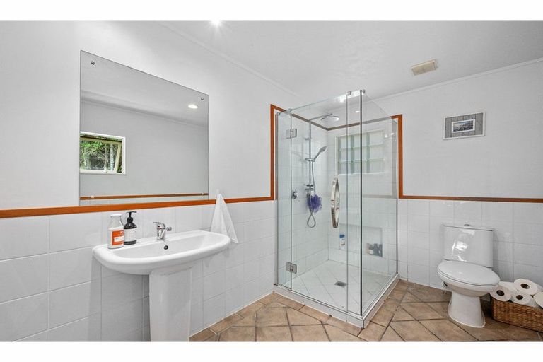 Photo of property in 29 Kate Sheppard Avenue, Torbay, Auckland, 0630