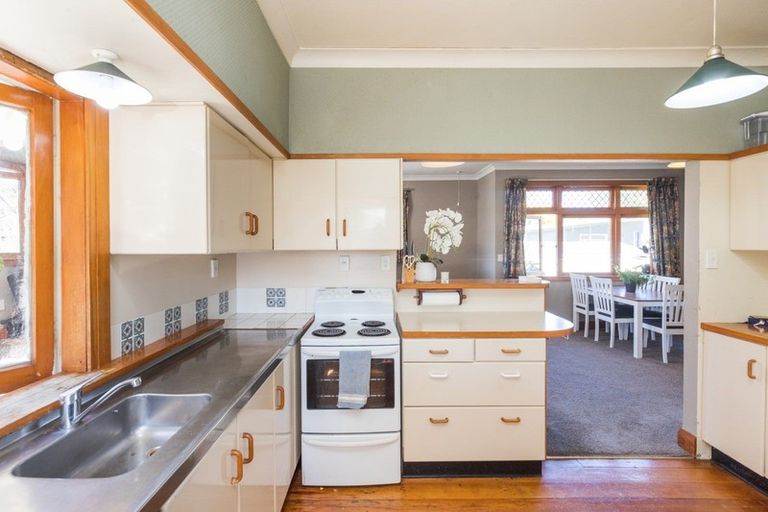 Photo of property in 28 Karina Terrace, Roslyn, Palmerston North, 4414