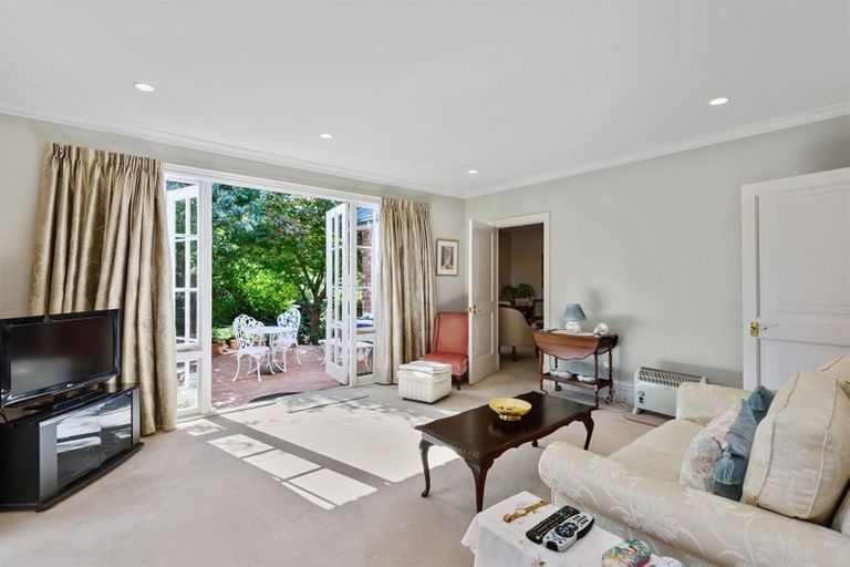 Photo of property in 12 Makora Street, Fendalton, Christchurch, 8041