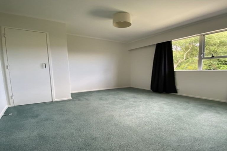 Photo of property in 2 Halyard Place, Whitby, Porirua, 5024