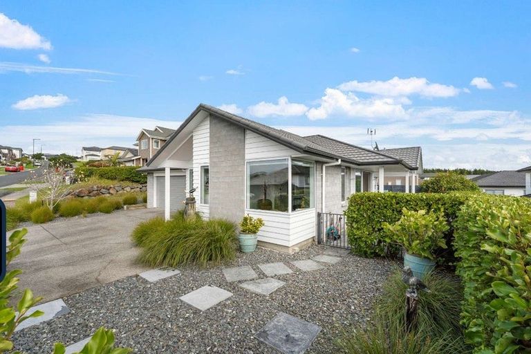 Photo of property in 16 Discovery Drive, Gulf Harbour, Whangaparaoa, 0930