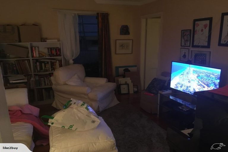 Photo of property in 2/15a View Road, Glenfield, Auckland, 0627