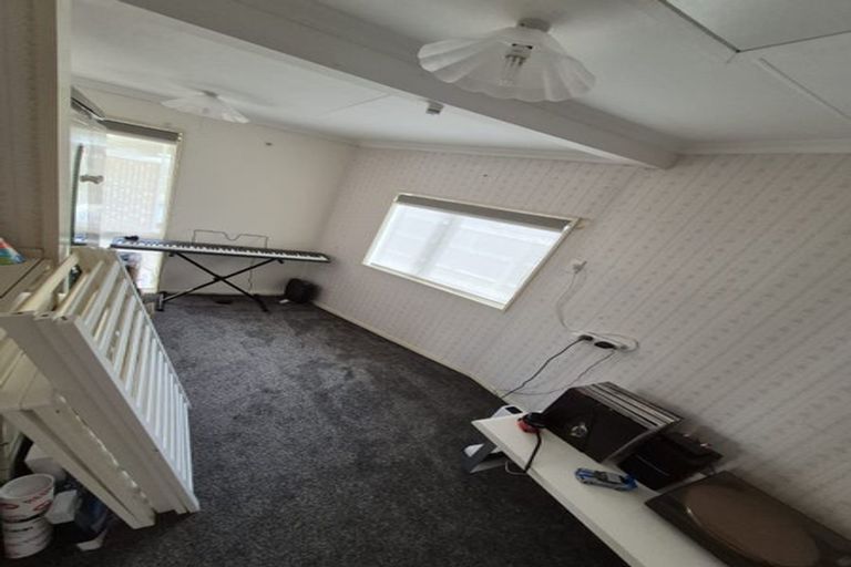 Photo of property in 17a Cecil Place, Cloverlea, Palmerston North, 4412