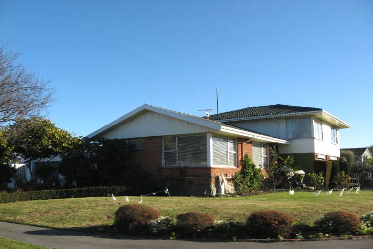 Photo of property in 25 Sarabande Avenue, Redwood, Christchurch, 8051