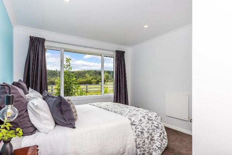 Photo of property in 6 Oakdale Drive, Kinloch, Taupo, 3377