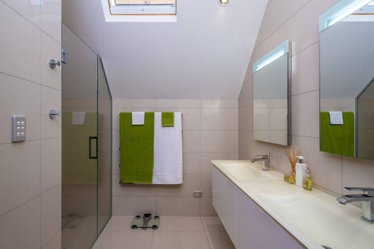 Photo of property in 11 Clifton Road, Browns Bay, Auckland, 0630